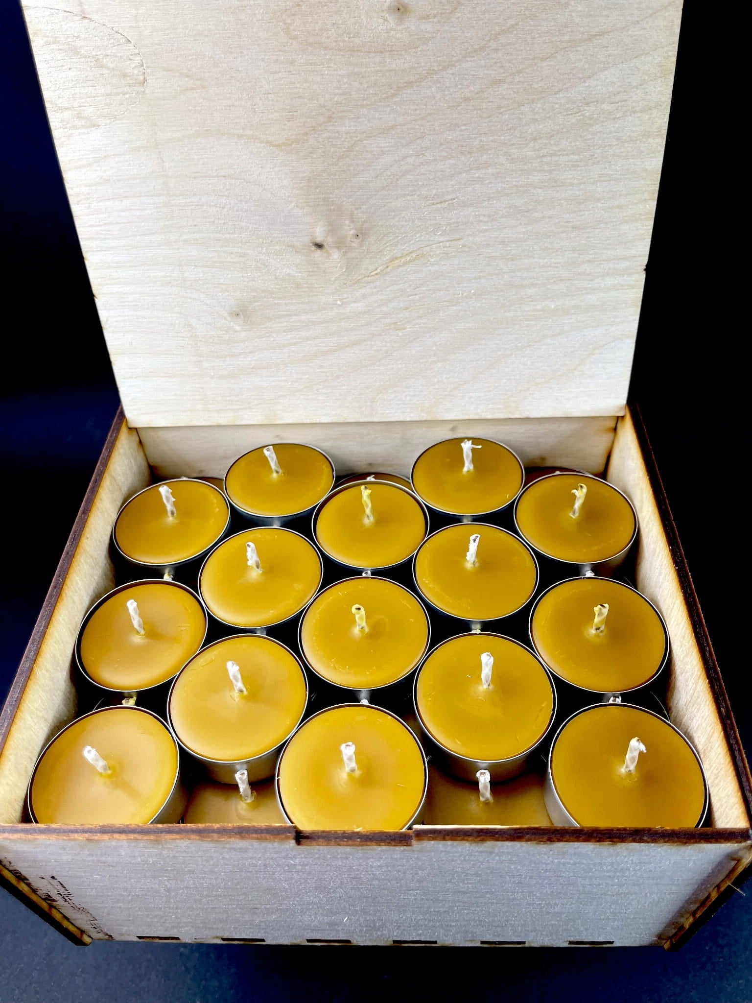 Tealight z wosku pszczelego
