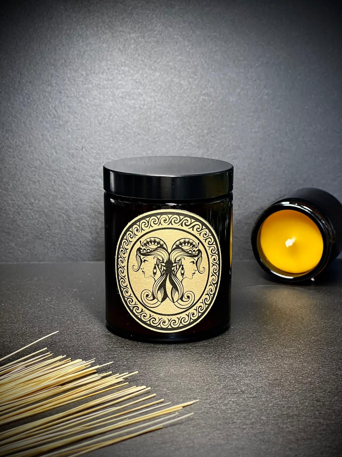 Świeca z wosku pszczelego 180 ml ZNAKI ZODIAKU w szkle