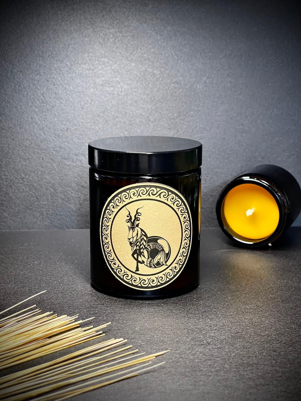 Świeca z wosku pszczelego 180 ml ZNAKI ZODIAKU w szkle