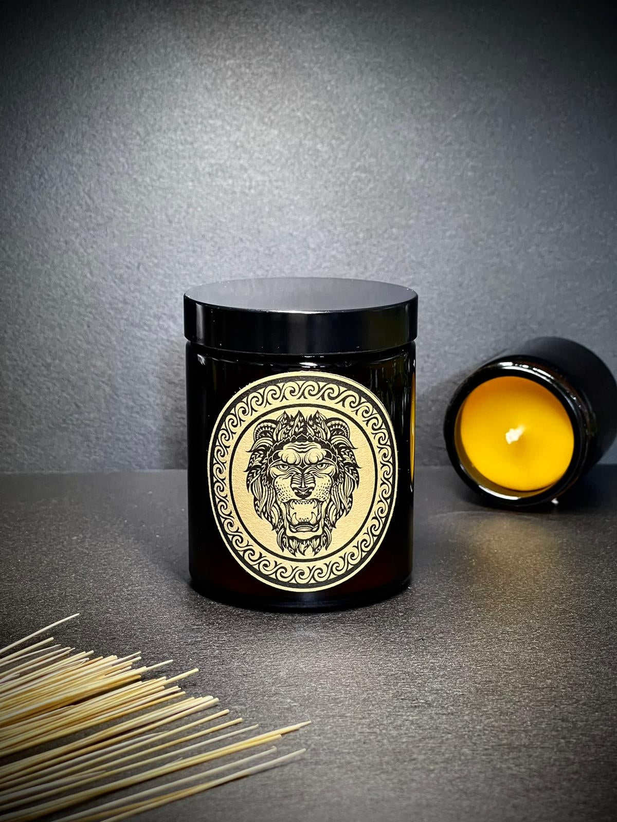 Świeca z wosku pszczelego 180 ml ZNAKI ZODIAKU w szkle