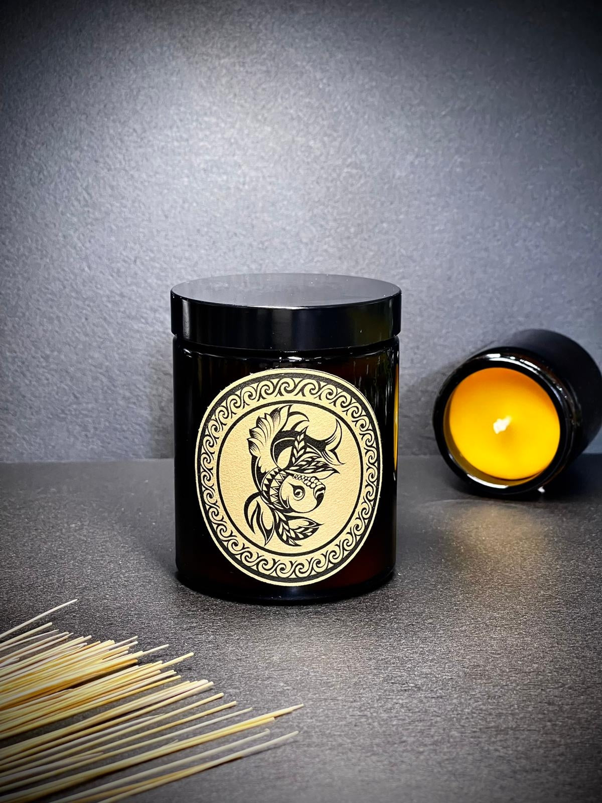 Świeca z wosku pszczelego 180 ml ZNAKI ZODIAKU w szkle