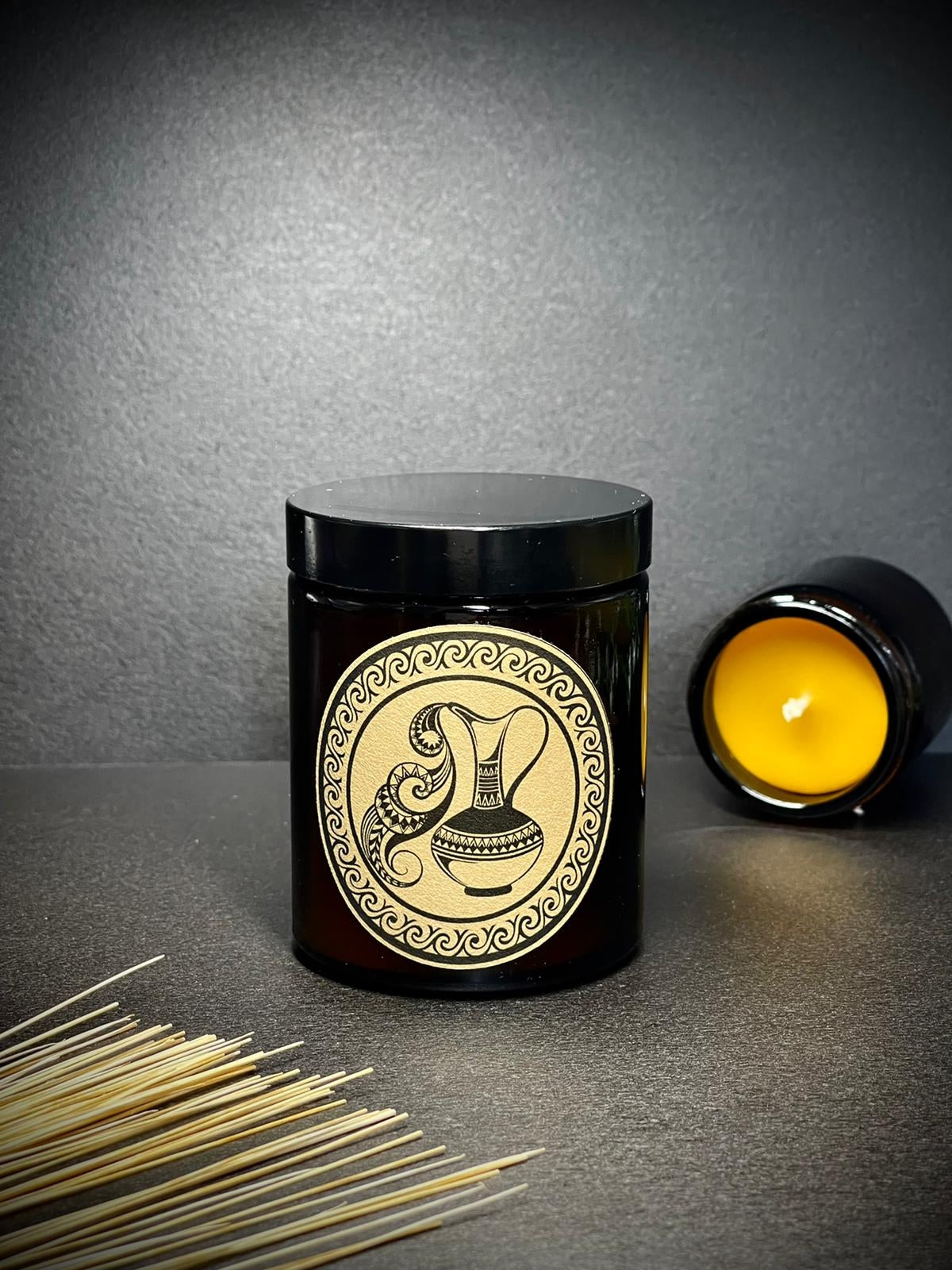 Świeca z wosku pszczelego 180 ml ZNAKI ZODIAKU w szkle